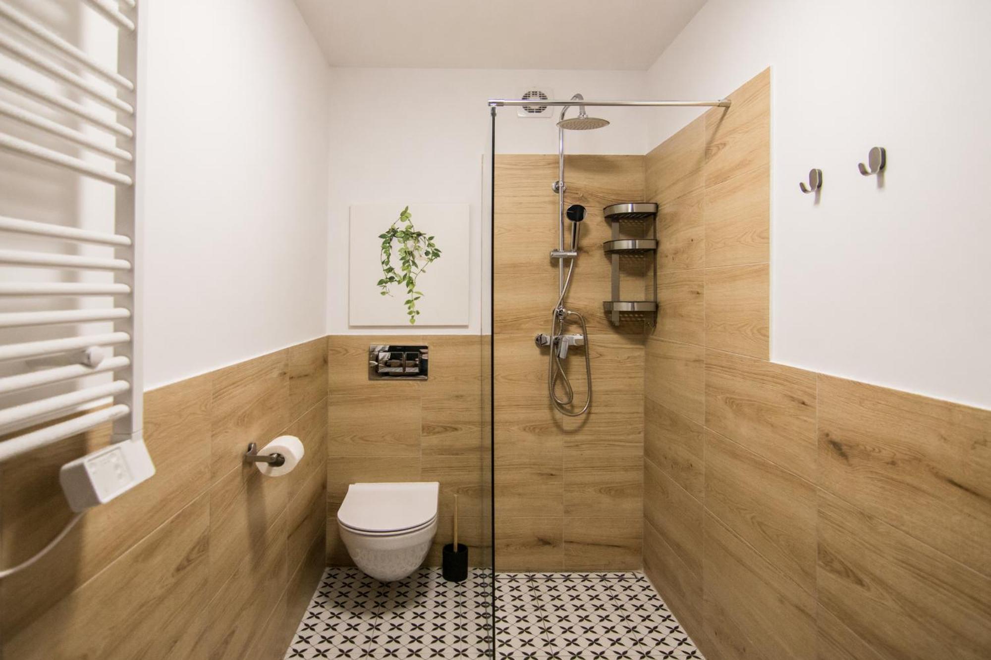 Parrot - 77 Wigury Street * Lodz (Lodz)