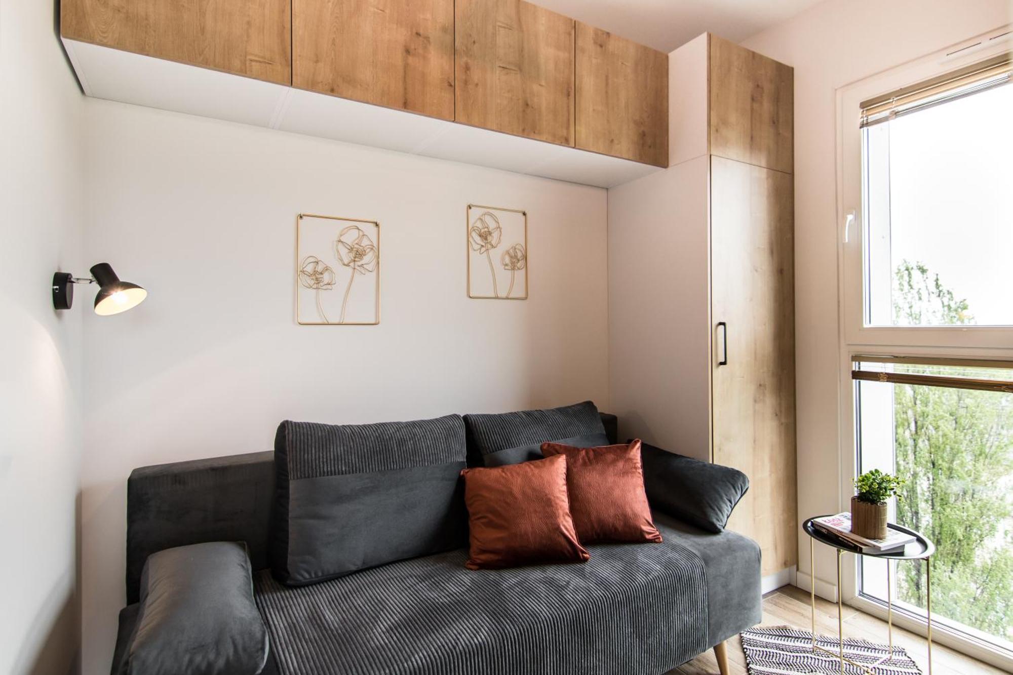 Parrot - 77 Wigury Street Apartment