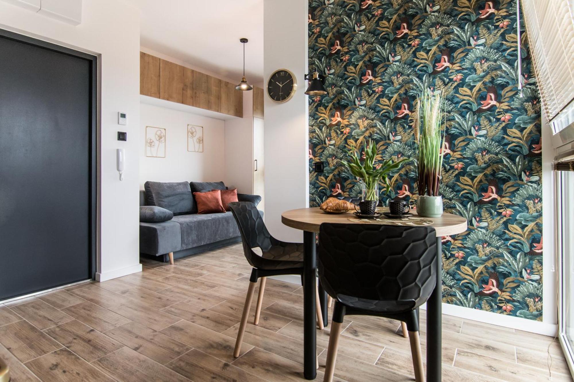 Parrot - 77 Wigury Street * Lodz (Lodz)